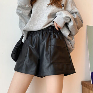 フェイクレザー ショートパンツ