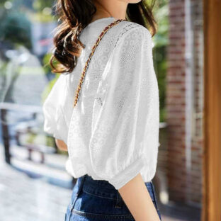 花刺繍レースカットソー