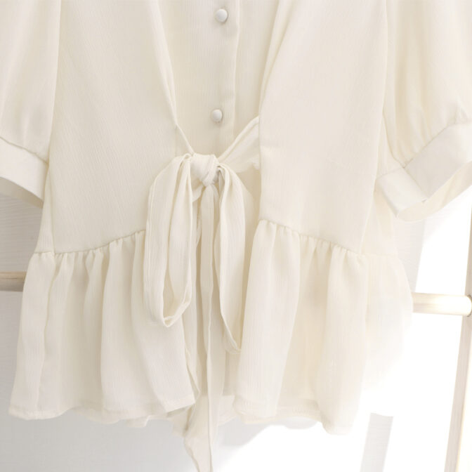 ペンタゴンネック ブラウス