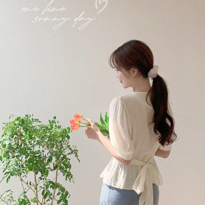 ペンタゴンネック ブラウス