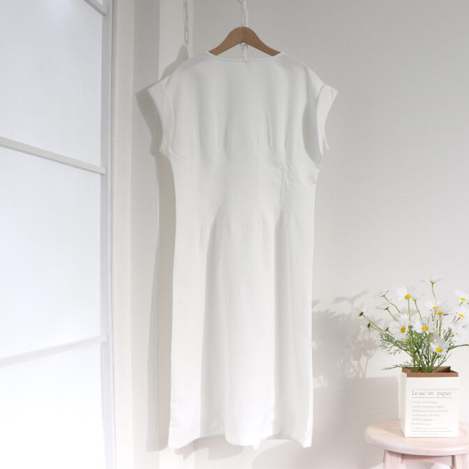 白 ワンピース きれいめ