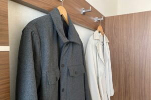 ジャケット、下、何着る