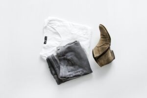 白Tシャツ、インナー、見せる、レディース