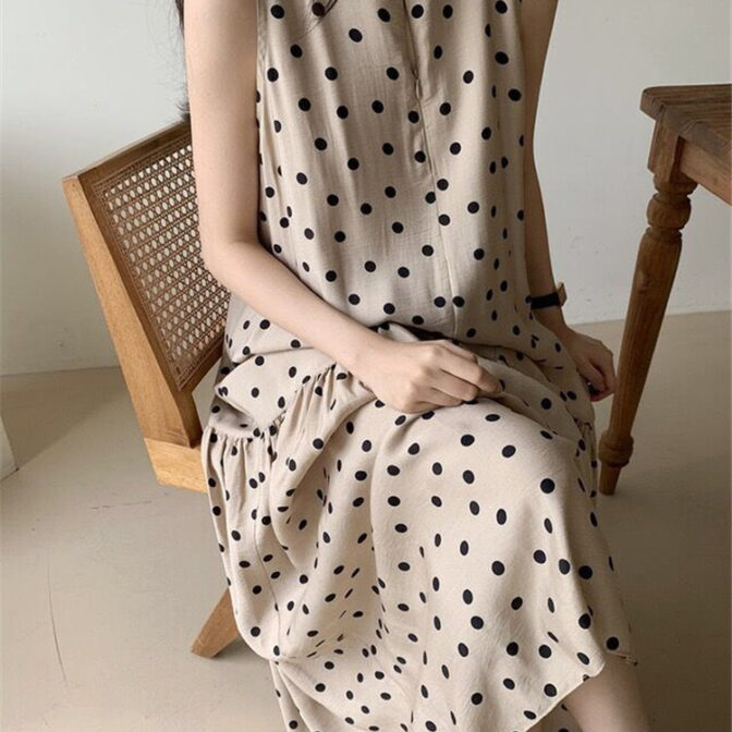 ドット柄ワンピース