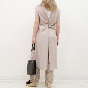 背中あき トップス 大人