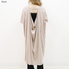 後ろで魅せる！大人女性が着るべき背中あきトップス